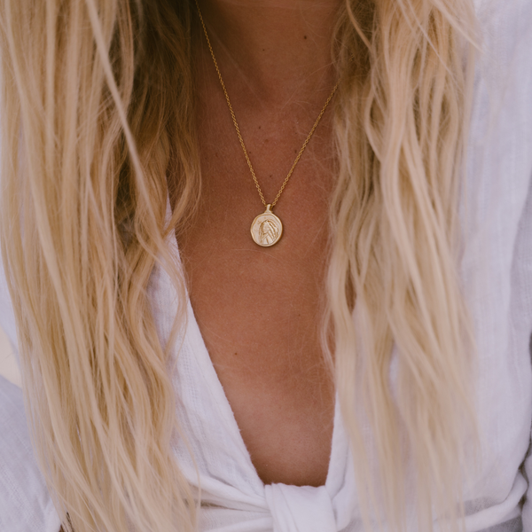 Artemis Necklace in Gold